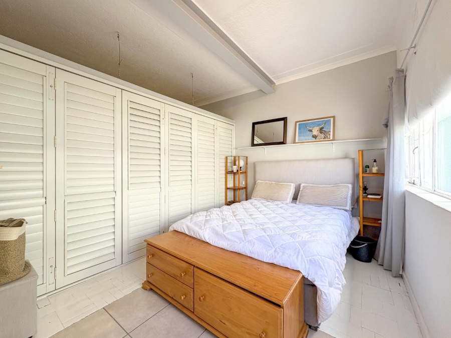 1 Bedroom Property for Sale in Vredehoek Western Cape